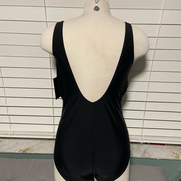 Alisha Levine tummy control Swimwear - Picture 7 of 13